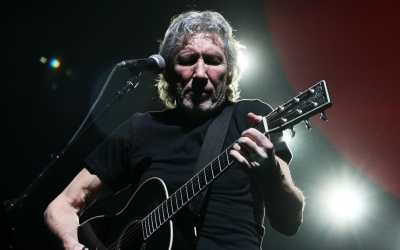 {Roger Waters}